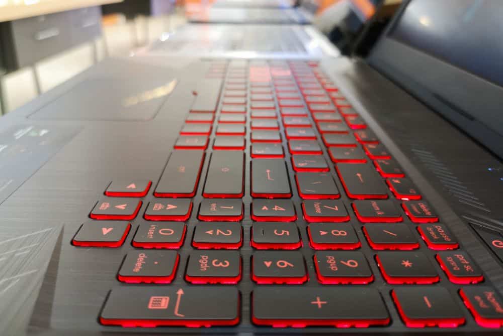 Acer Nitro 5 y Asus TUF FX505 comparados en setup gamer de gama