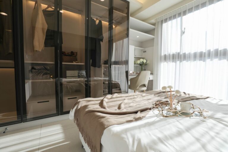 Closets y armarios: diferencias y cómo elegir el mejor para tu hogar