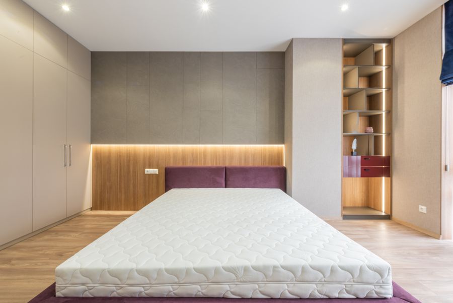 cama king size dormitorio moderno 2 Cama king size en dormitorio moderno