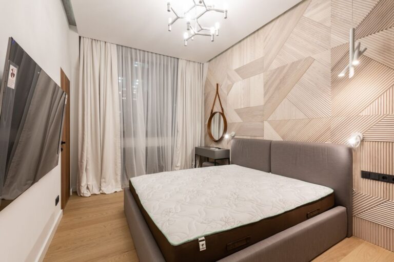 Colchón híbrido en dormitorio moderno