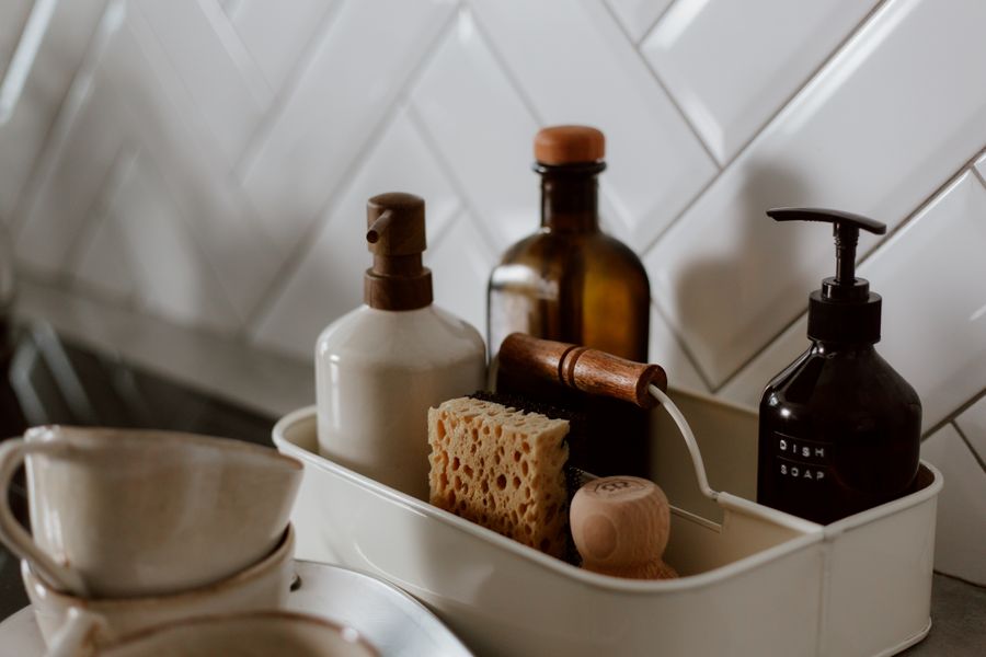 Dispensadores y organizadores de limpieza para cocina
