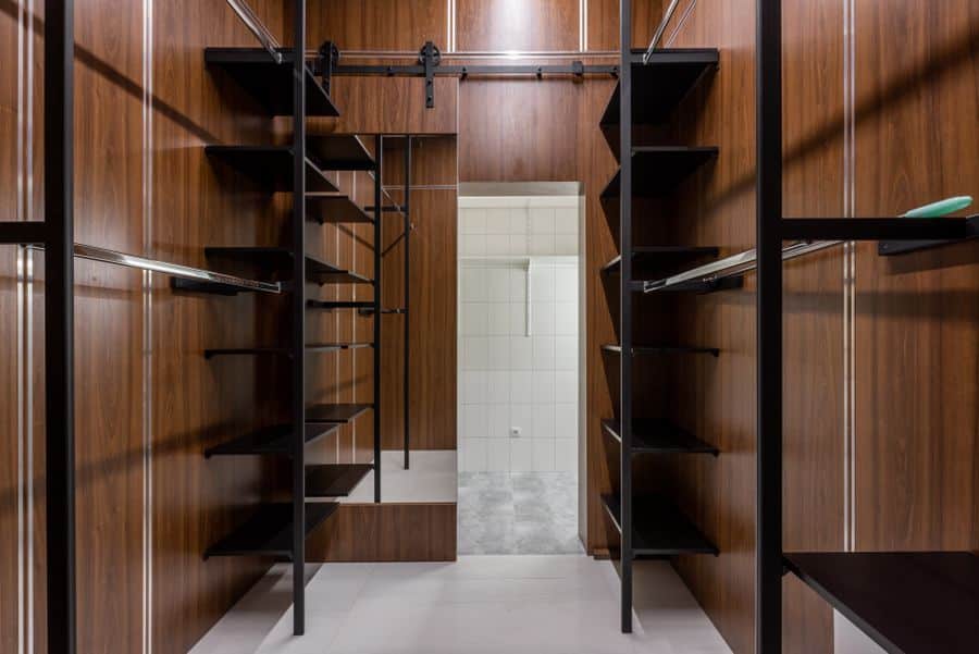 Estantes y racks para closets modernos