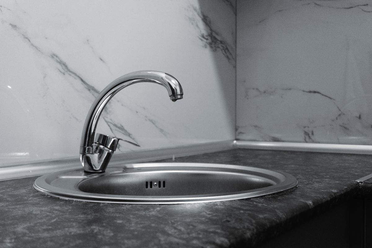 Grifo de cocina inoxidable moderno